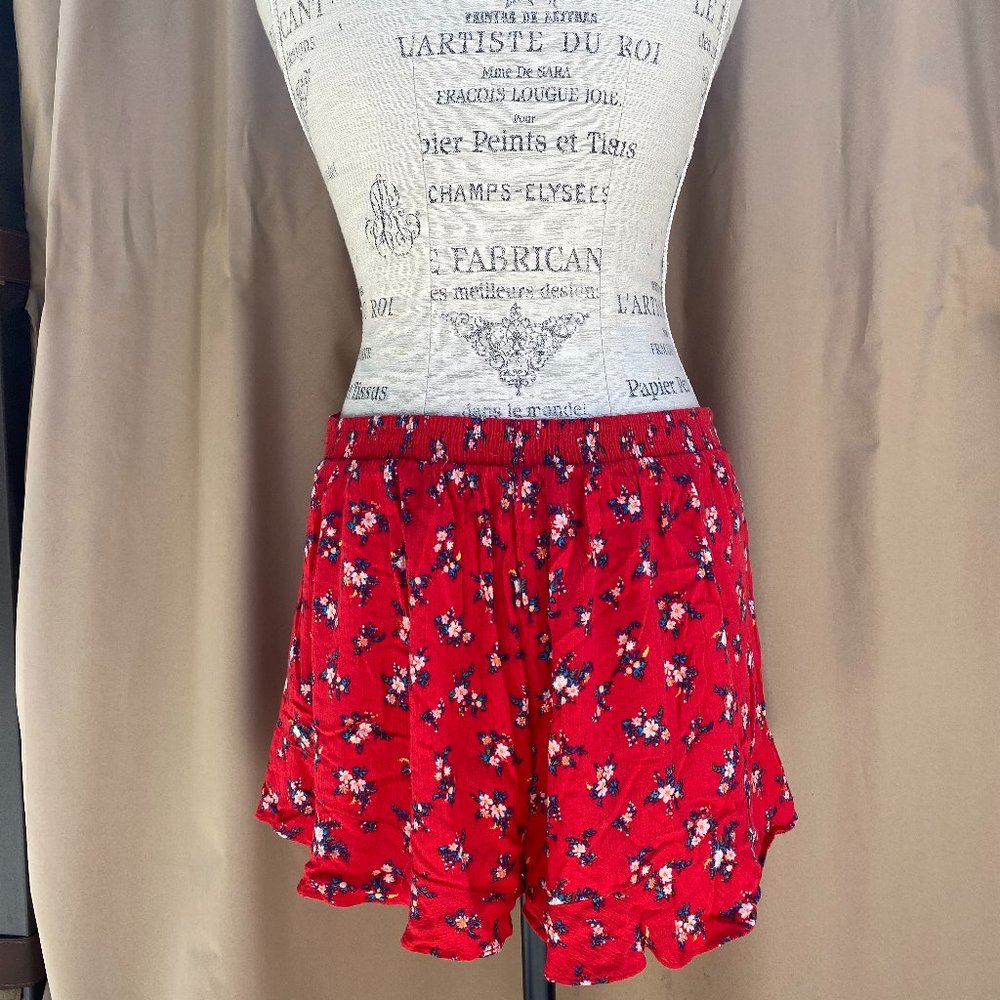 American Eagle Red Floral Short